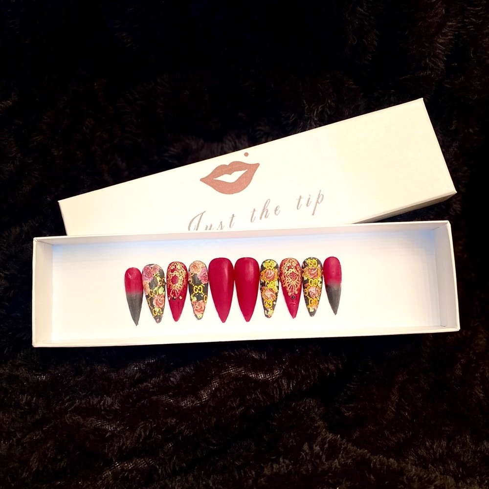 Press on nails